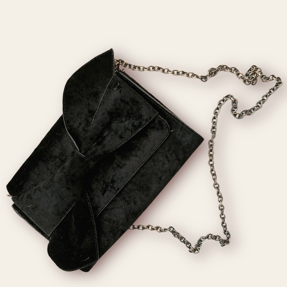 60% off Brand New Anthropologie Crushed Velvet Bow Clutch in Black | w Tag